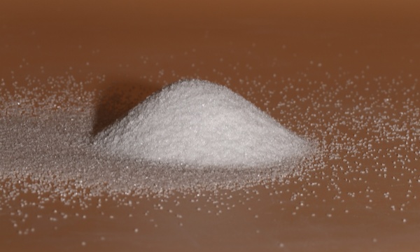 如何進(jìn)行白剛玉噴砂的現(xiàn)場管理與控制？