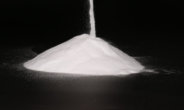 如何選擇適合的噴砂白剛玉材料？