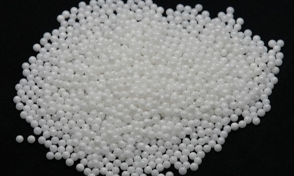 從科學角度，探討氧化鋯的制備方法和物理性質